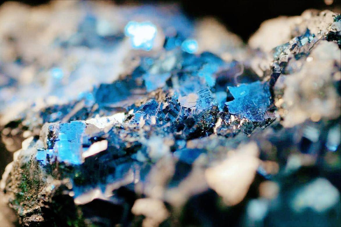 10记重拳打出组合攻势，美军工供应链崩裂在即，北京稳坐钓鱼台