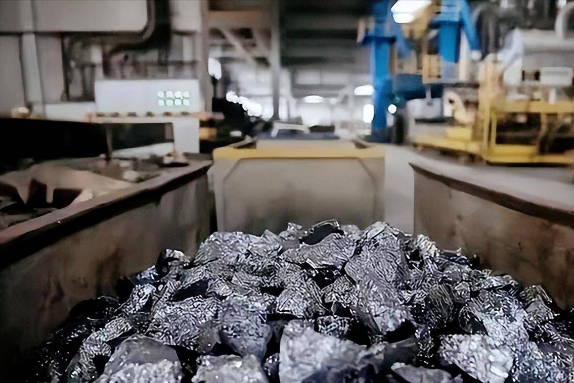 10记重拳打出组合攻势，美军工供应链崩裂在即，北京稳坐钓鱼台