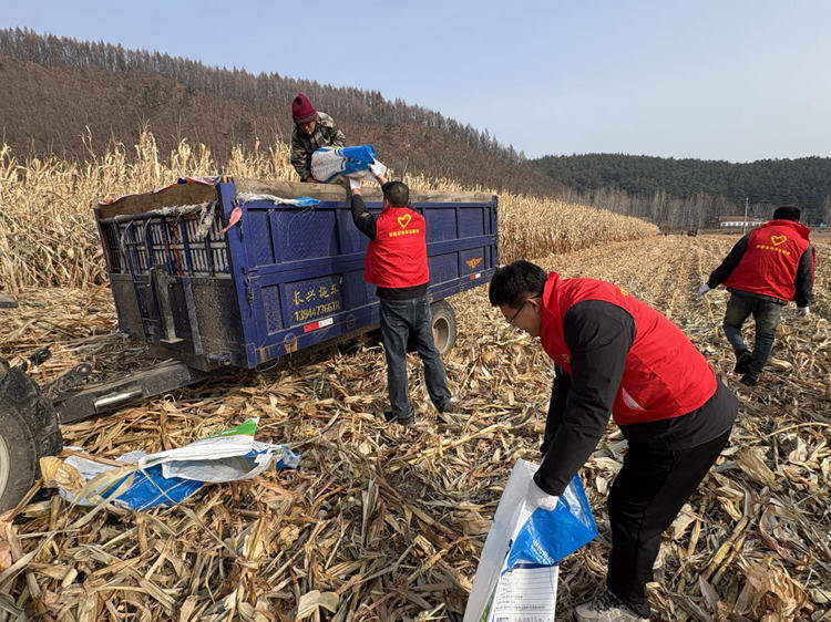 安图县亮兵镇：多维发力护秋收 颗粒归仓保民生