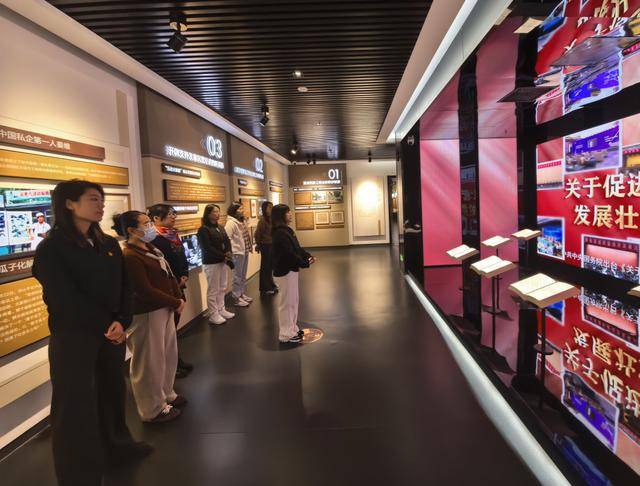 清风相伴,廉润初心——青岛嘉峪关学校、青岛宁夏路小学、青岛澳门路小学教育集团开展主题党日活动