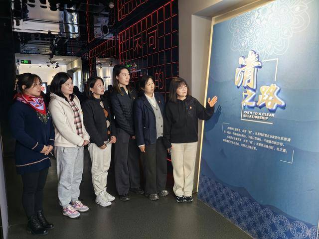 清风相伴,廉润初心——青岛嘉峪关学校、青岛宁夏路小学、青岛澳门路小学教育集团开展主题党日活动