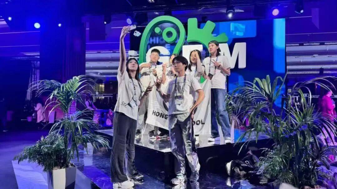 宏文学校青岛校区Diana孙煜阳畅聊“双城科研”趣事