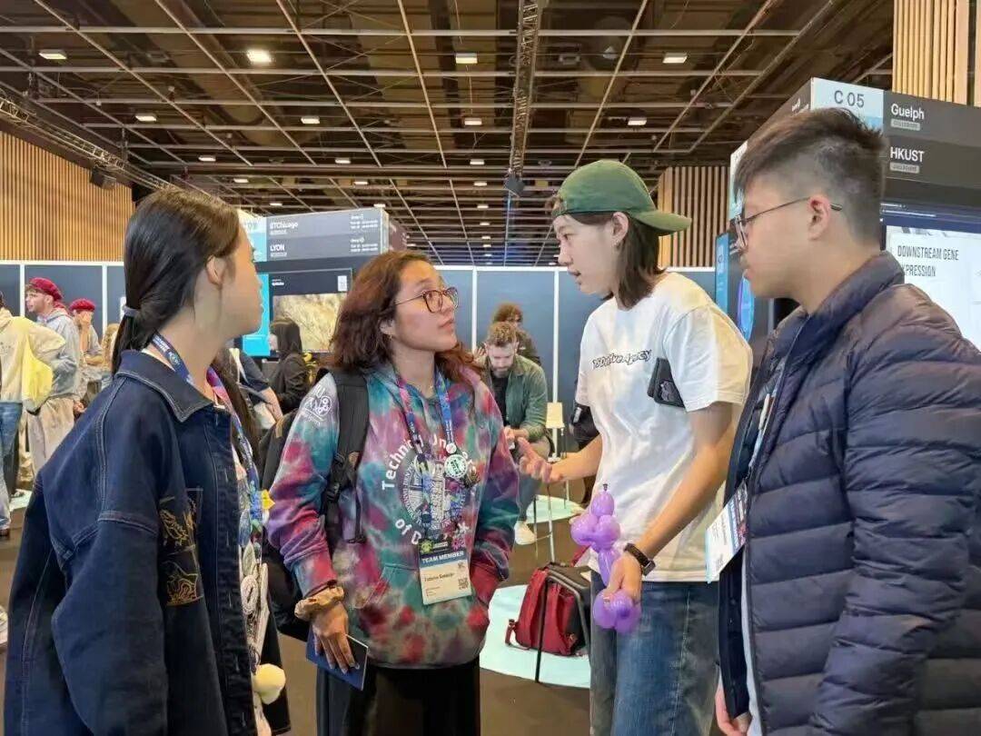 宏文学校青岛校区Diana孙煜阳畅聊“双城科研”趣事