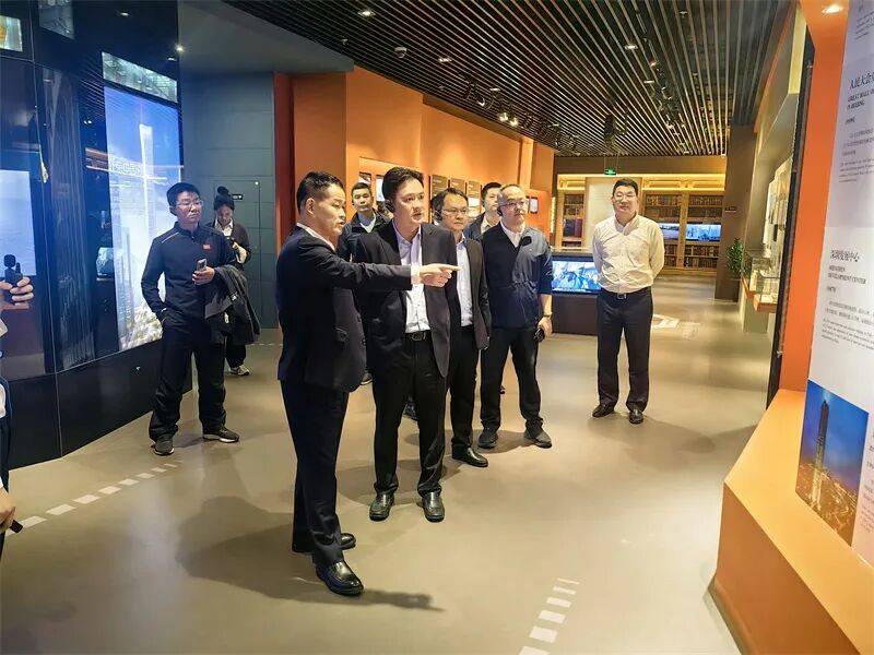 柳州市委常委、副市长张华带队赴广州、深圳体育招商引资，洽谈体育经济合作