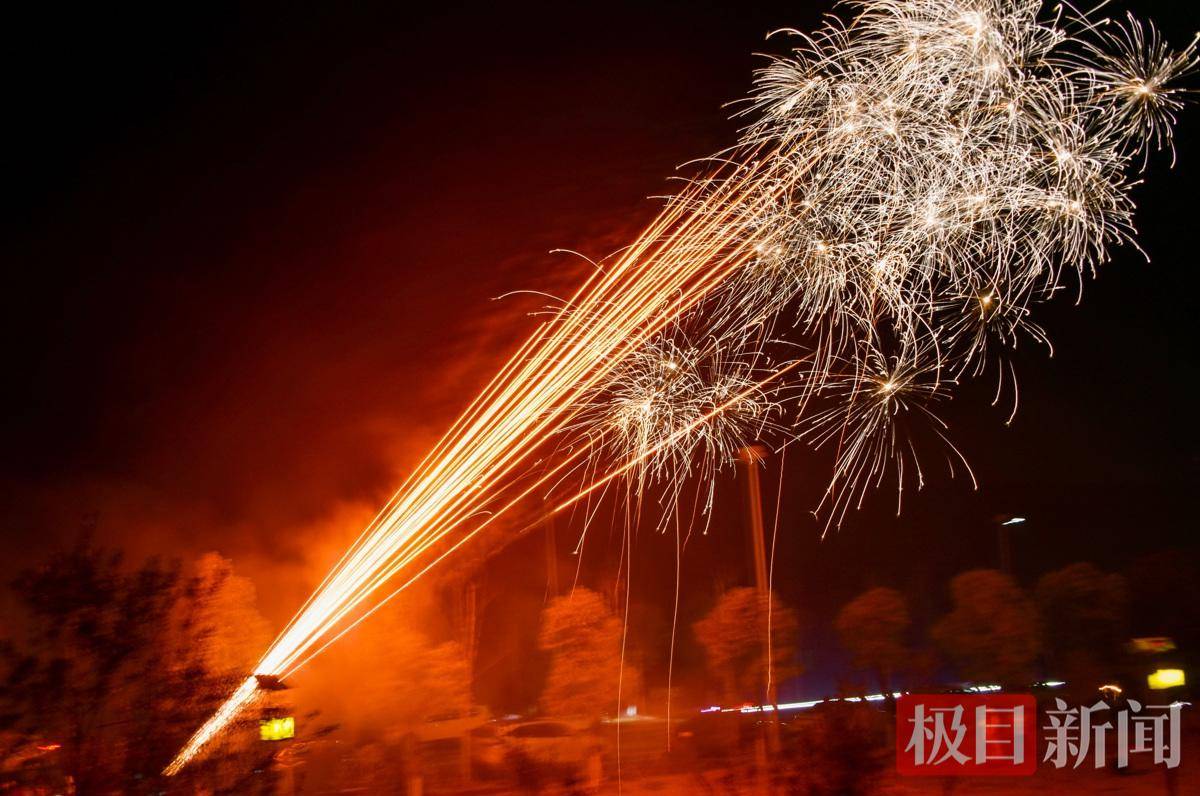 全国最大精准扶贫易地安置点火树银花庆大年